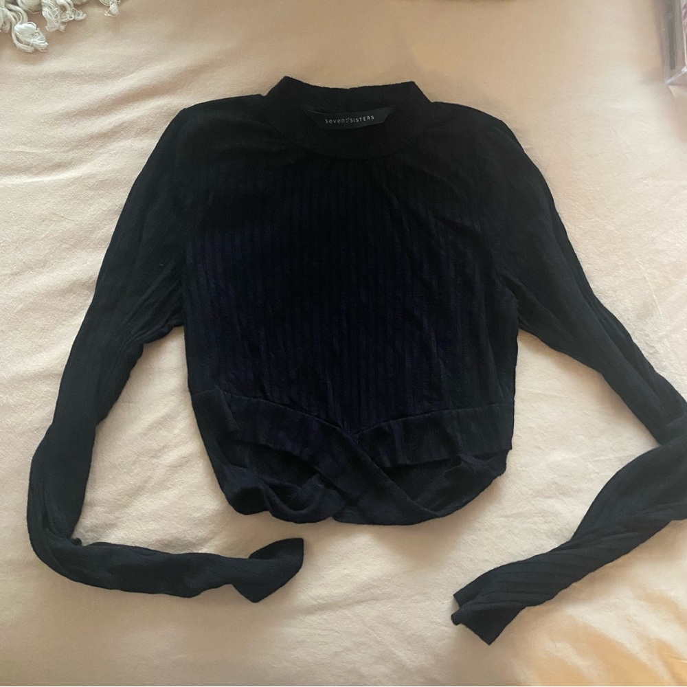 Mendocino Black Long Sleeve Twist-Hem Top